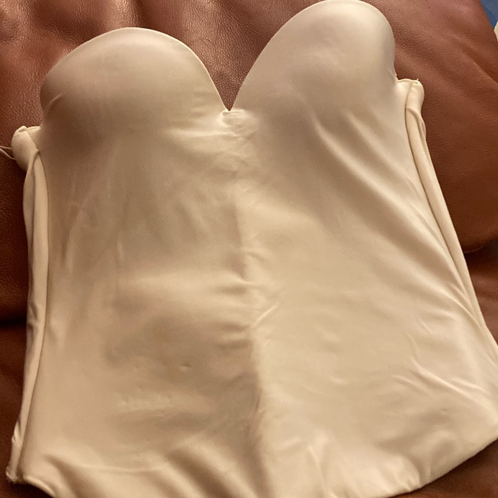 Victoria's Secret Cream Bra with Structured Support